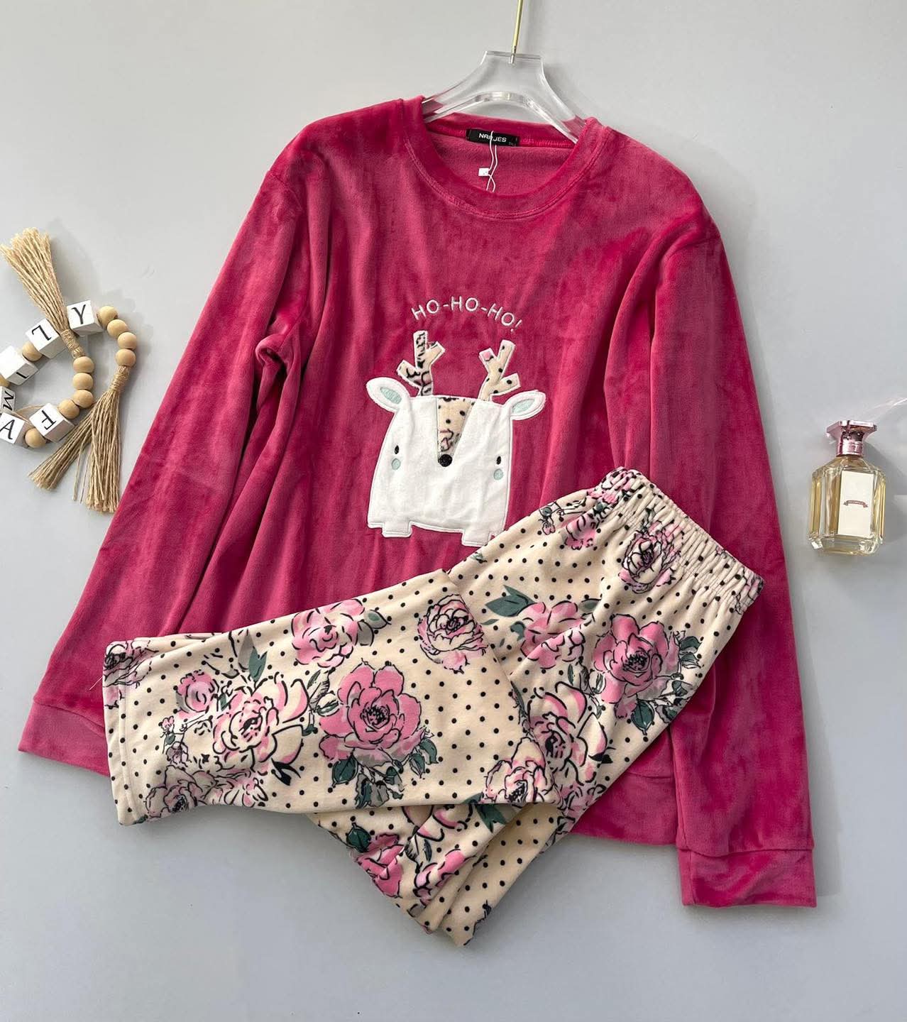 بيجامة قطيفة مخمل