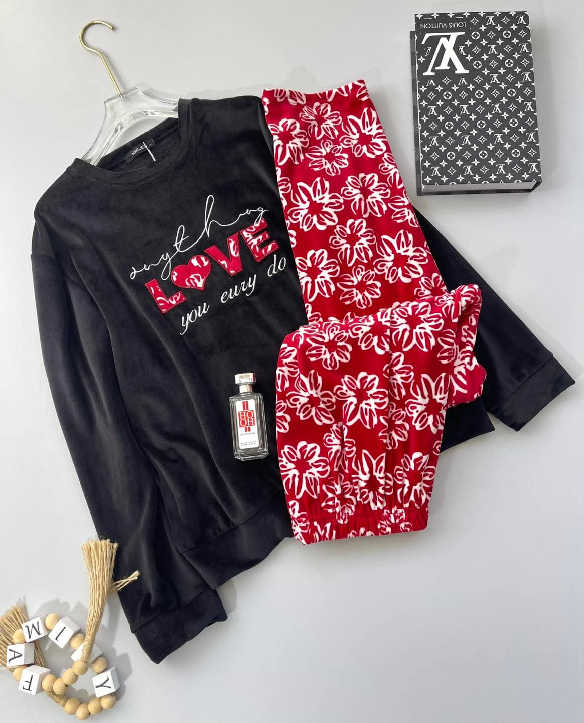 بيجامة قطيفة مخمل